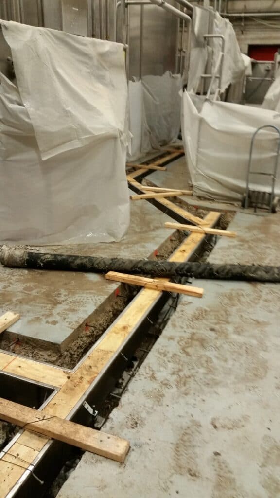 Stainless trench drain construction